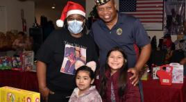 Fred Brock Post 828, Walter Waiters host toy & food giveaway