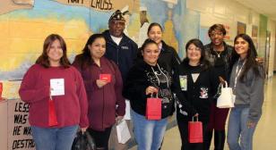 Post 828 places smiles on families during Thanksgiving