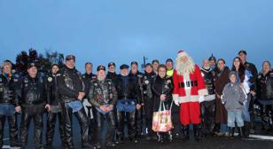 Santa saddles up his best team for the Community Christmas Tree-Lighting!