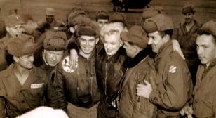 Vet snaps shot with Marilyn Monroe in Korea